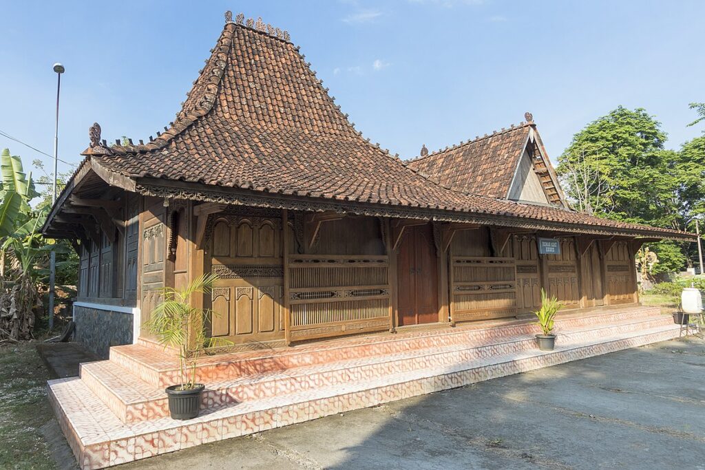 Joglo Pencu Rumah Tradisional Kudus